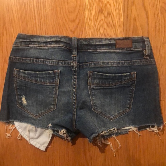 Refuge shorts - Picture 3 of 3